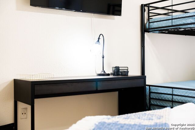 Image 42 of 162 For 8410 Oak Fence