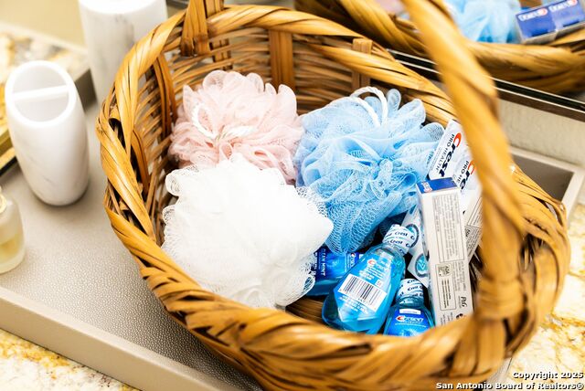 Image 46 of 162 For 8410 Oak Fence