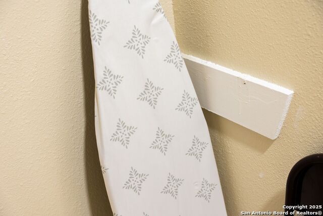 Image 49 of 162 For 8410 Oak Fence