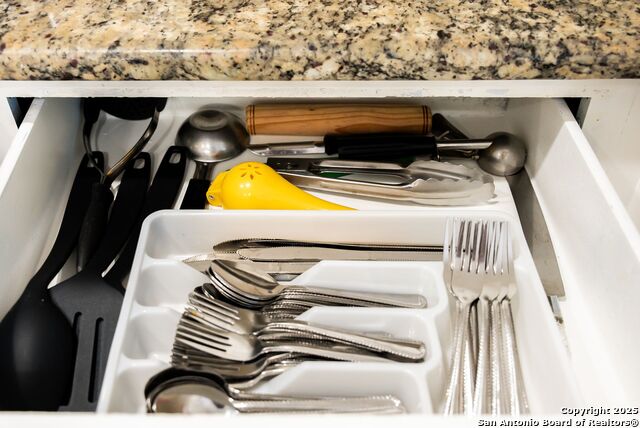 Image 61 of 162 For 8410 Oak Fence