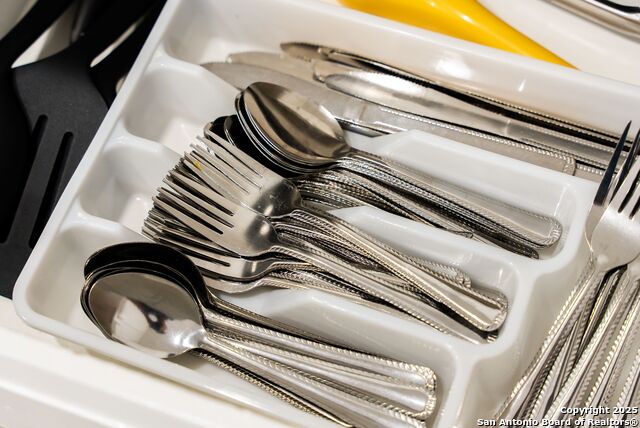 Image 62 of 162 For 8410 Oak Fence