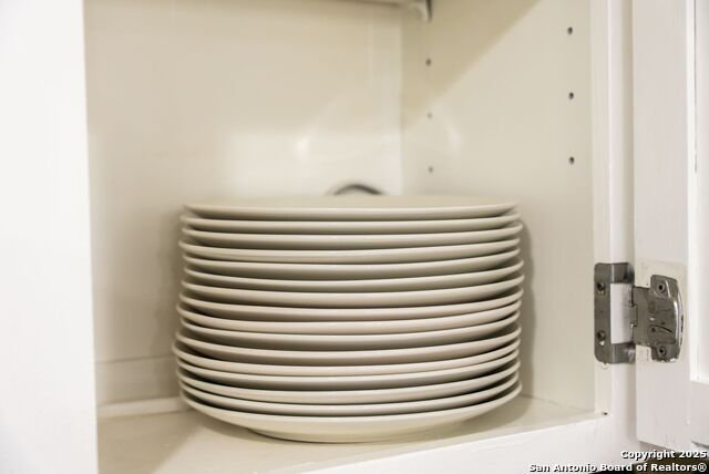 Image 67 of 162 For 8410 Oak Fence