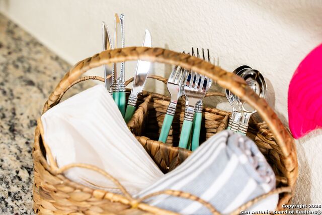 Image 72 of 162 For 8410 Oak Fence