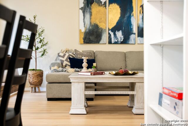 Image 74 of 162 For 8410 Oak Fence