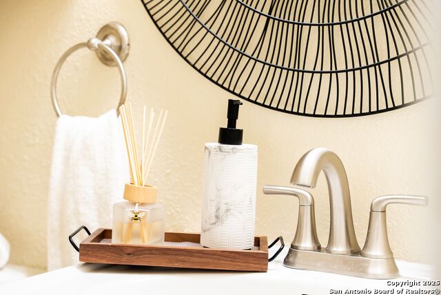 Image 79 of 162 For 8410 Oak Fence