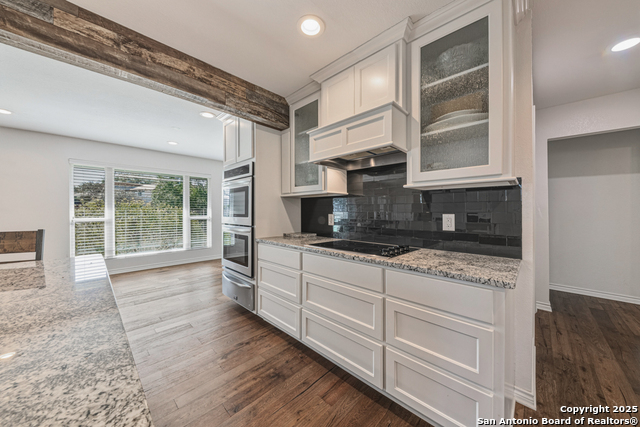 Image 10 of 38 For 21 Royal Crest