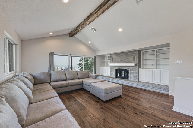 Image 12 of 38 For 21 Royal Crest