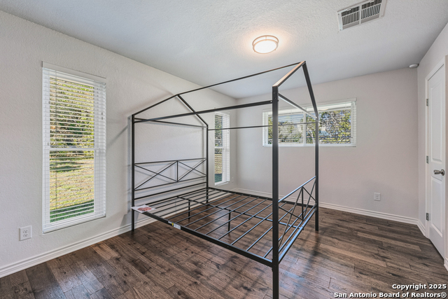 Image 21 of 38 For 21 Royal Crest