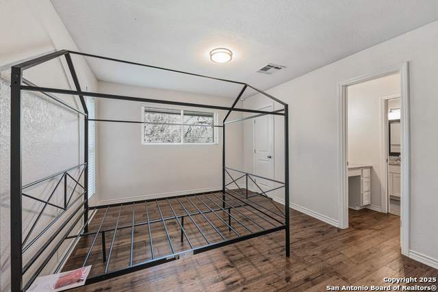 Image 22 of 38 For 21 Royal Crest