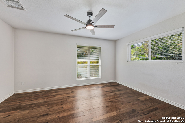 Image 26 of 38 For 21 Royal Crest