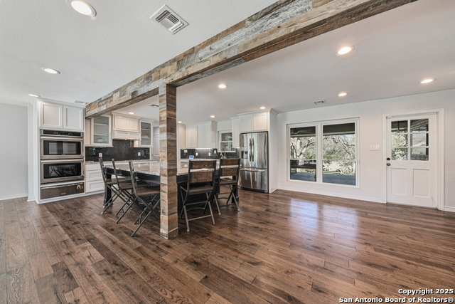 Image 6 of 38 For 21 Royal Crest