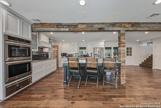 Image 7 of 38 For 21 Royal Crest