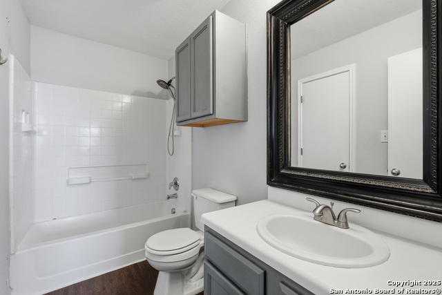 Image 12 of 19 For 2915 Candleside