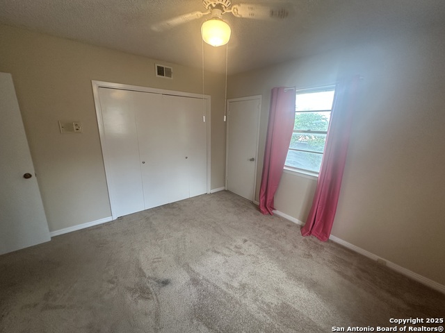 Image 25 of 39 For 322 Glenview