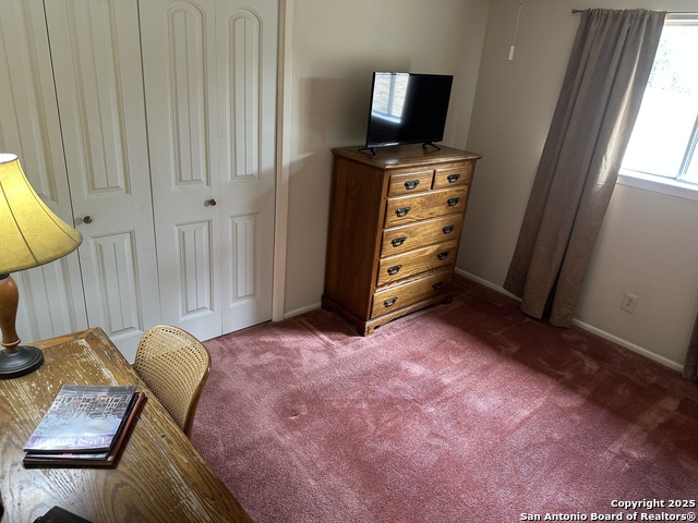 Image 30 of 39 For 322 Glenview