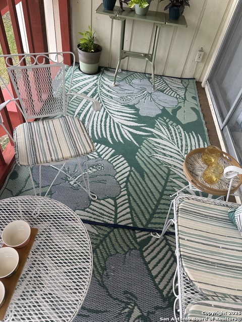 Image 34 of 39 For 322 Glenview