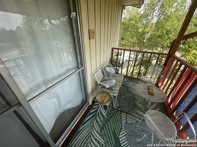 Image 36 of 39 For 322 Glenview