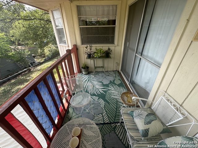 Image 37 of 39 For 322 Glenview