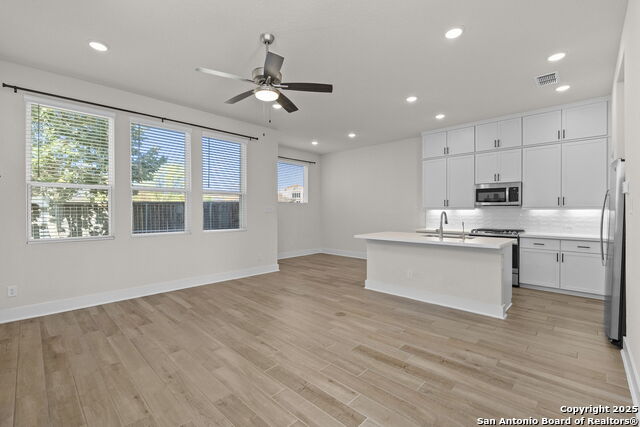 Image 10 of 31 For 8851 Oakland Rd #24