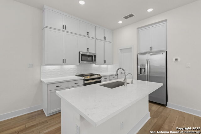 Image 13 of 31 For 8851 Oakland Rd #24