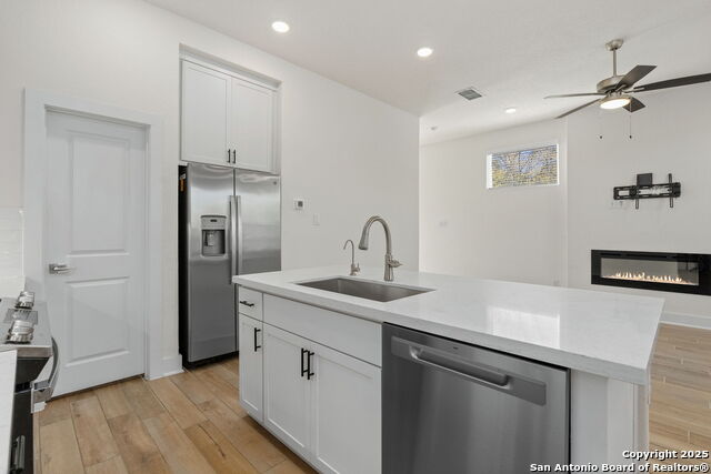 Image 14 of 31 For 8851 Oakland Rd #24