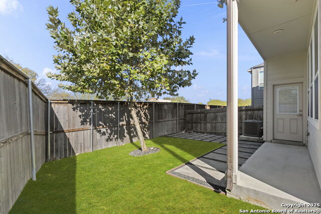 Image 29 of 31 For 8851 Oakland Rd #24