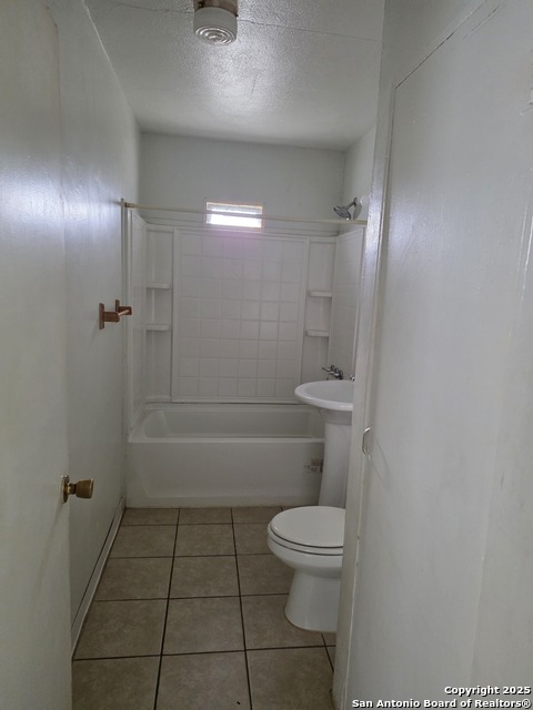 Image 13 of 31 For 211 Dowman