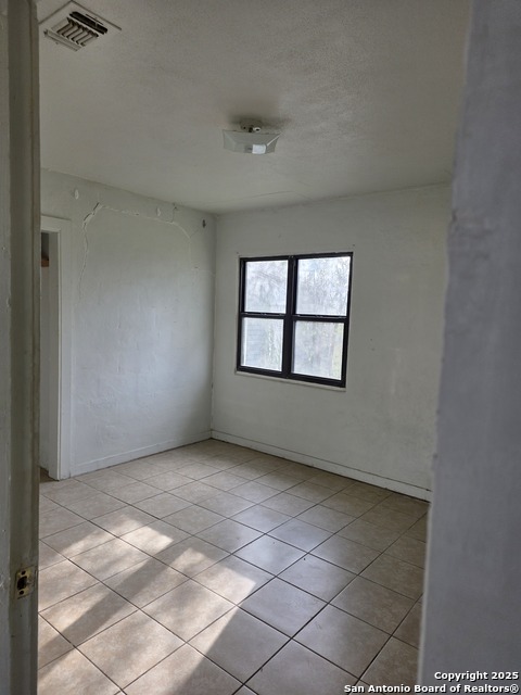 Image 14 of 31 For 211 Dowman