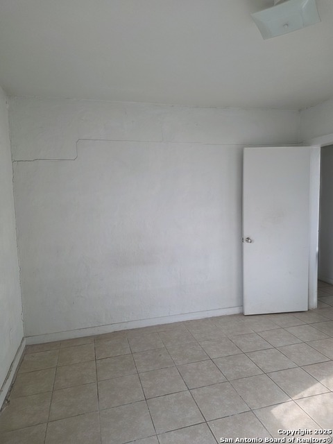 Image 15 of 31 For 211 Dowman