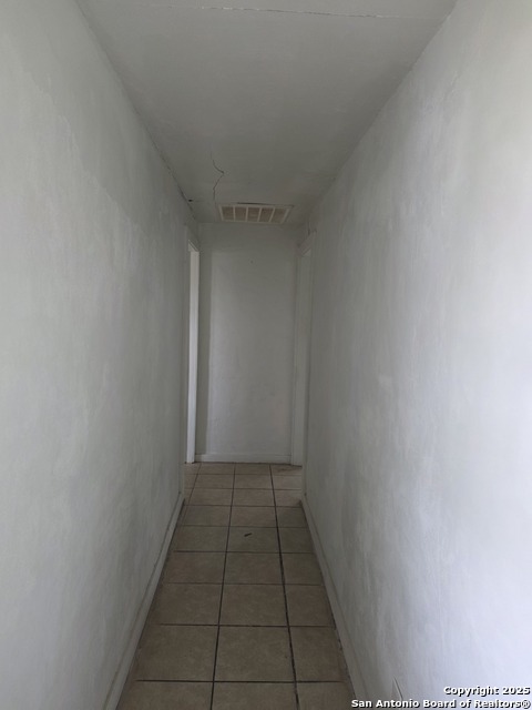 Image 17 of 31 For 211 Dowman