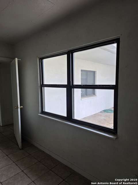 Image 23 of 31 For 211 Dowman