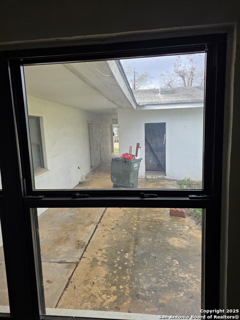 Image 24 of 31 For 211 Dowman