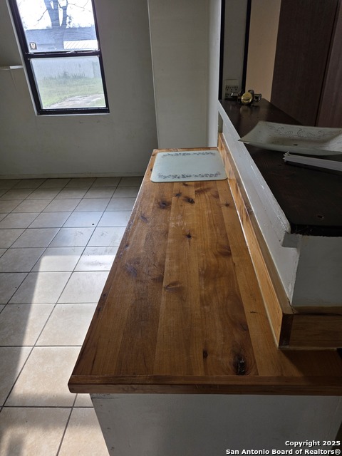 Image 3 of 31 For 211 Dowman