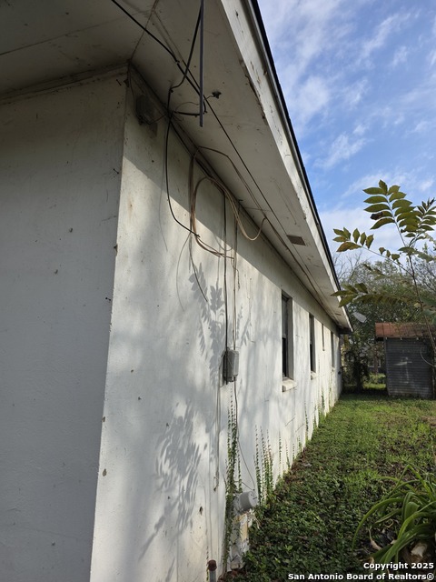 Image 30 of 31 For 211 Dowman