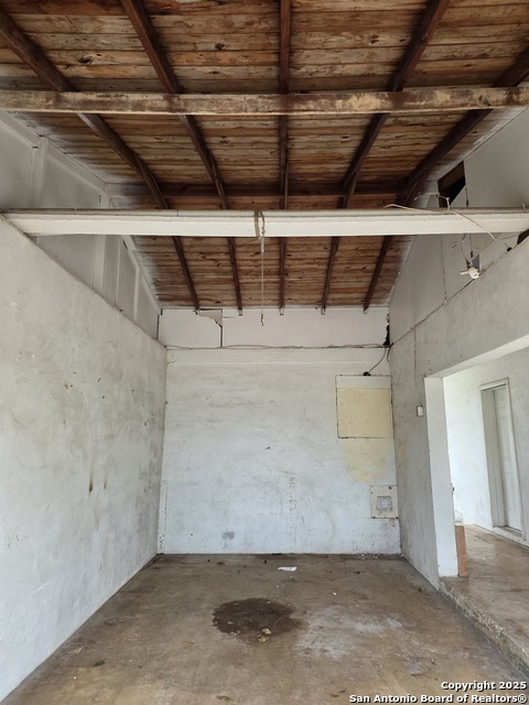 Image 5 of 31 For 211 Dowman