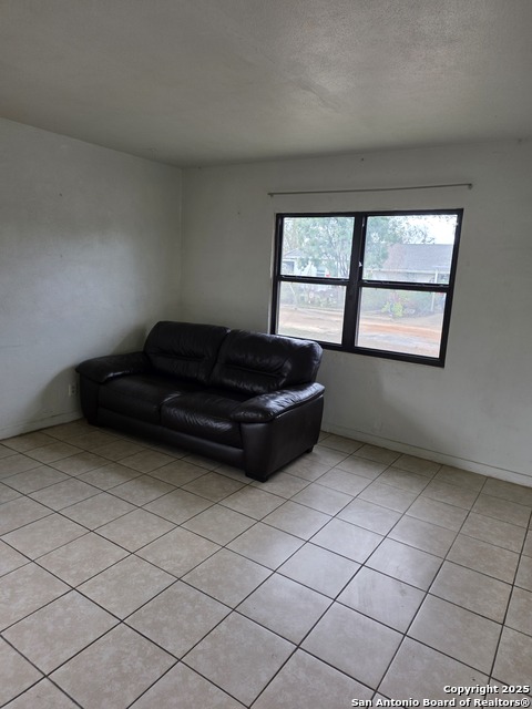 Image 6 of 31 For 211 Dowman