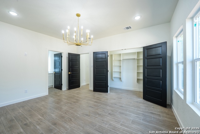 Image 13 of 25 For 20035 Morrison St