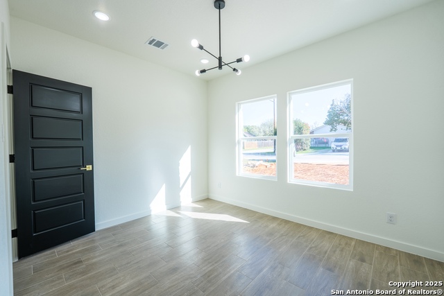 Image 17 of 25 For 20035 Morrison St