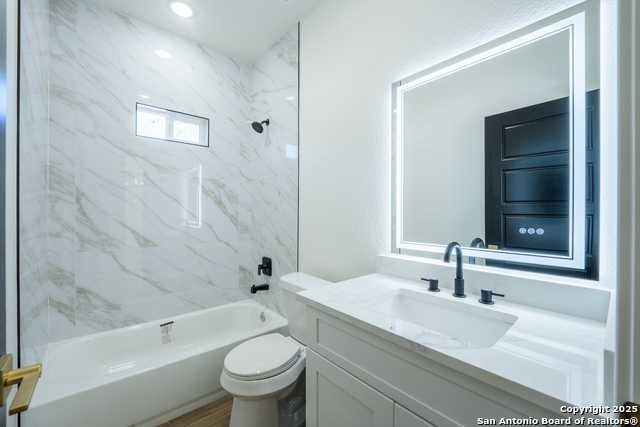 Image 19 of 25 For 20035 Morrison St