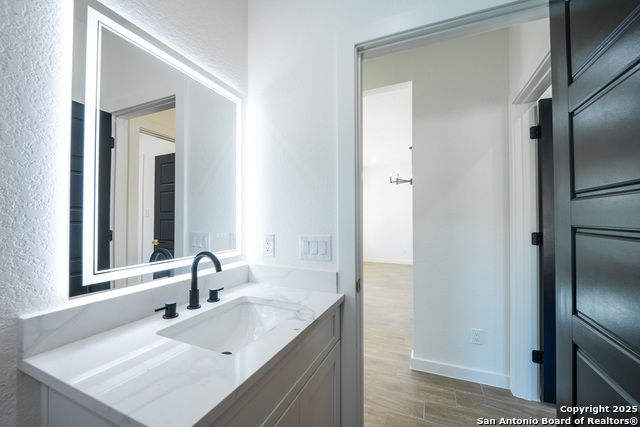 Image 20 of 25 For 20035 Morrison St