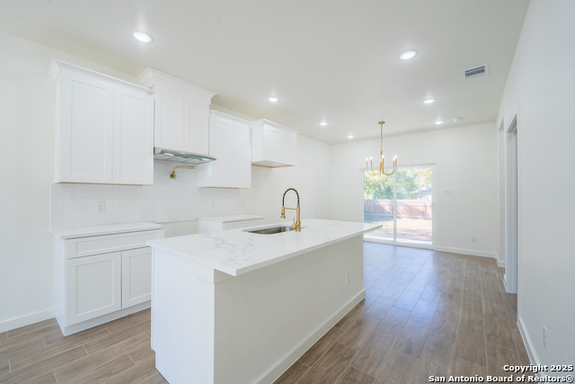 Image 3 of 25 For 20035 Morrison St