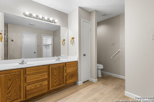 Listing photo id 15 for 15850 Marisa