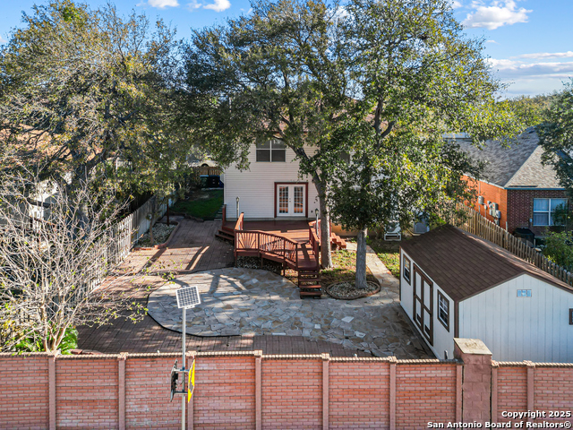 Listing photo id 18 for 15850 Marisa