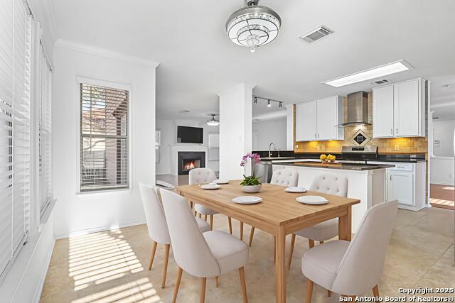 Listing photo id 7 for 15850 Marisa