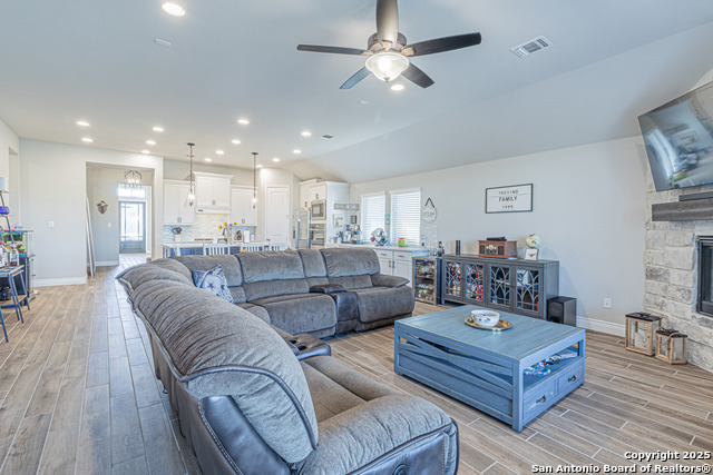 Image 10 of 31 For 14109 May Mist