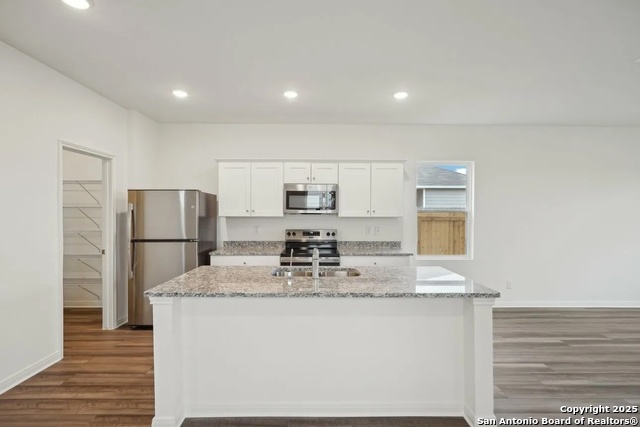 Image 4 of 13 For 5203 Thistle Place