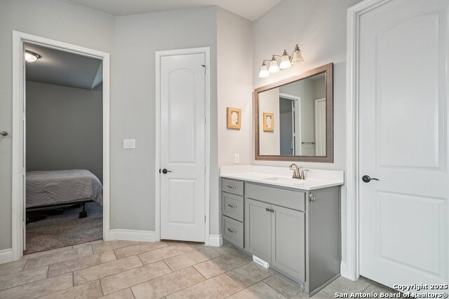 Image 28 of 49 For 1706 Crystal Bridges