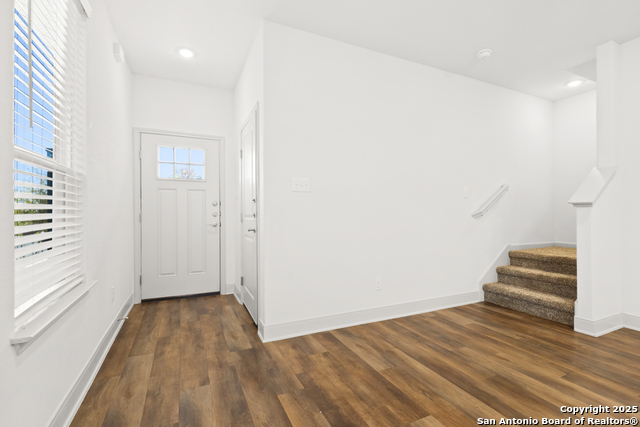 Image 4 of 22 For 7620 Magnolia Village  102