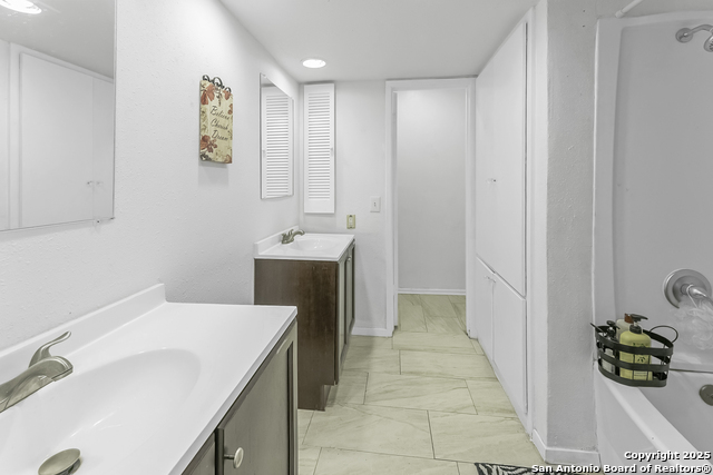 Image 13 of 24 For 3803 Barrington  5b