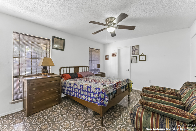 Image 19 of 24 For 3803 Barrington  5b